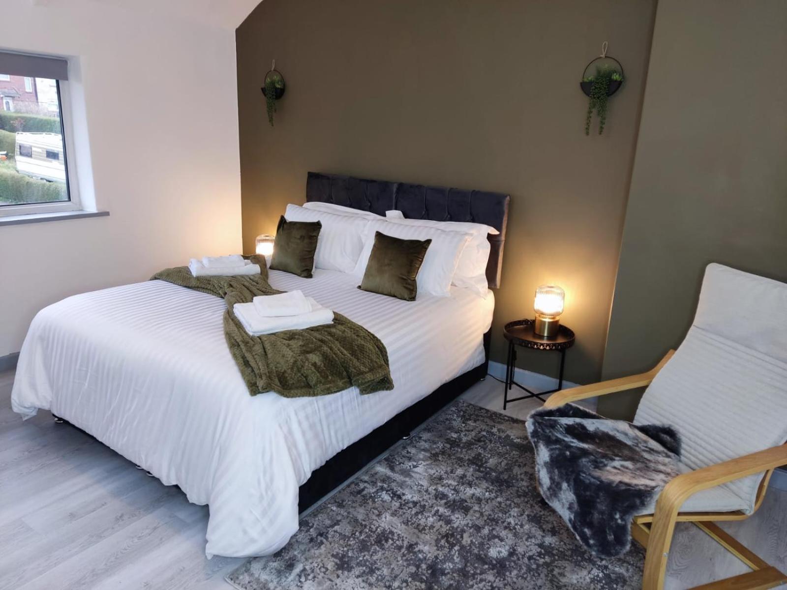 Comfortable 3 Bedrooms Leeds Beach House - Ideal For Family And Contractors - Free Parking For 2 Cars Eksteriør billede