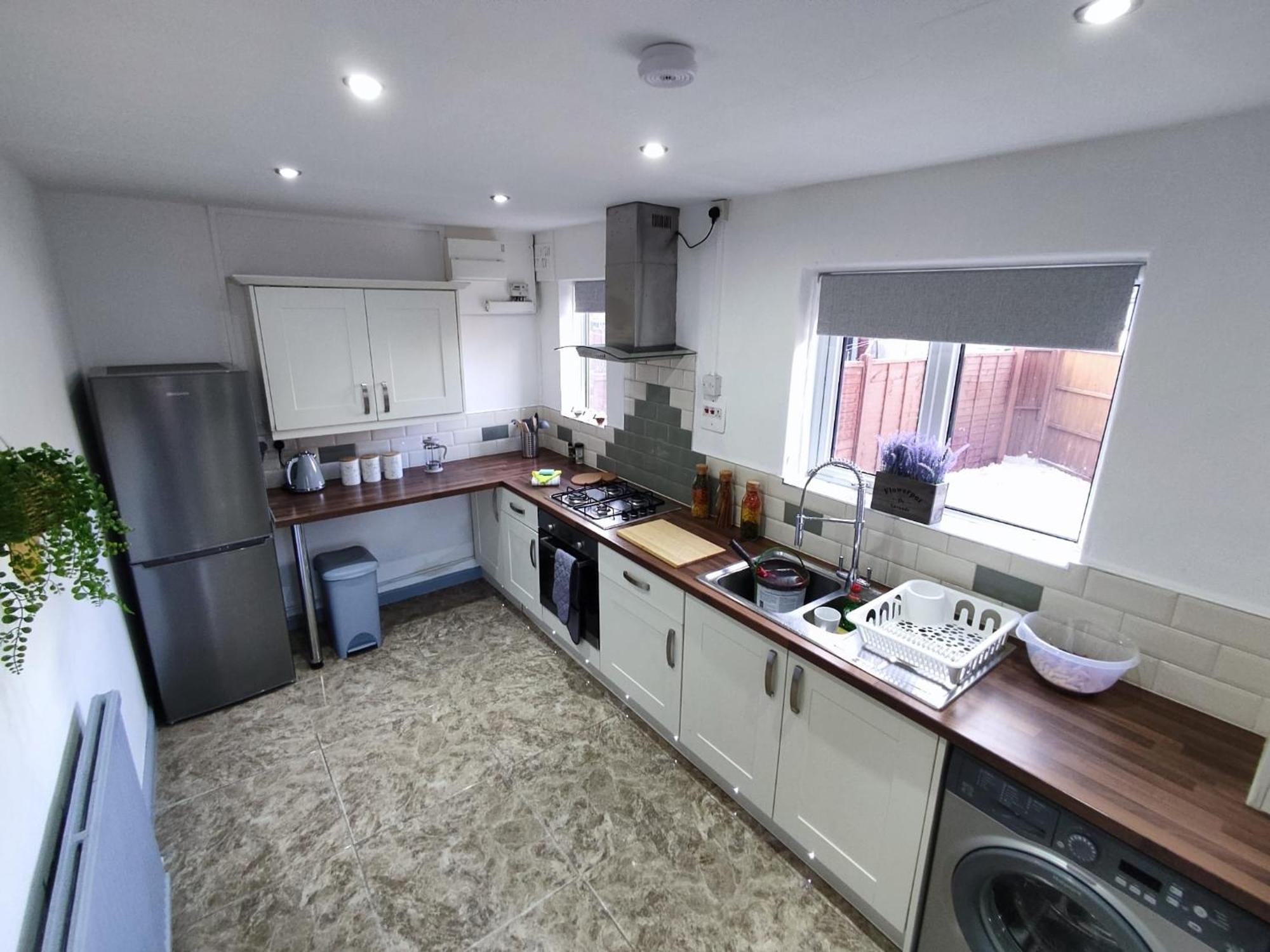 Comfortable 3 Bedrooms Leeds Beach House - Ideal For Family And Contractors - Free Parking For 2 Cars Eksteriør billede