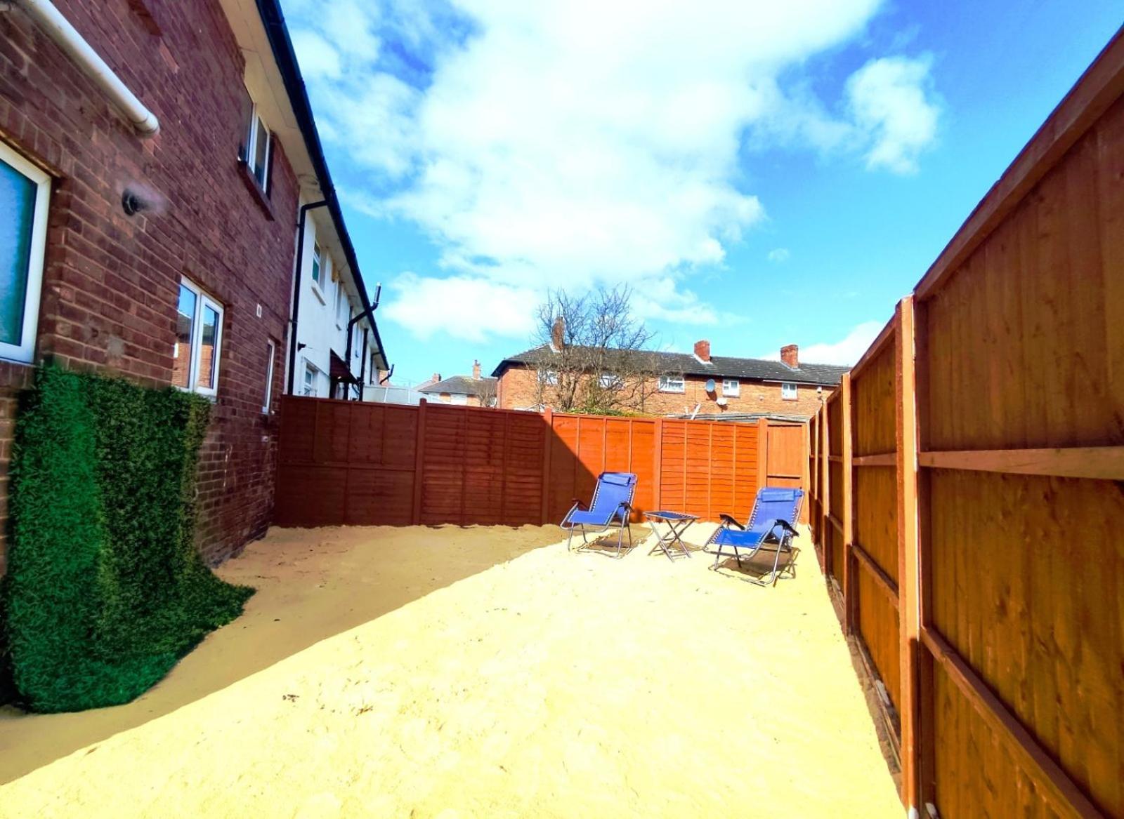 Comfortable 3 Bedrooms Leeds Beach House - Ideal For Family And Contractors - Free Parking For 2 Cars Eksteriør billede