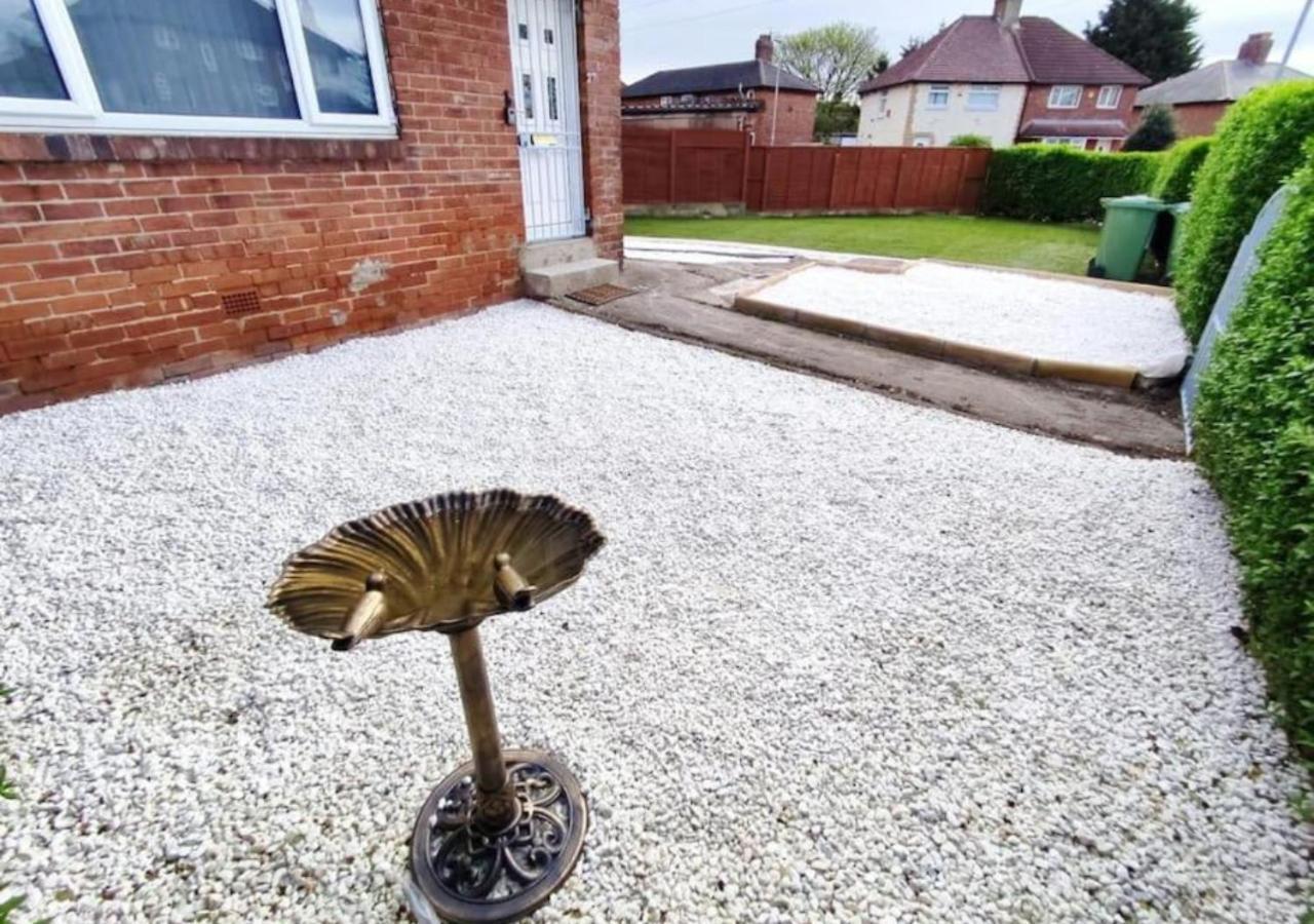Comfortable 3 Bedrooms Leeds Beach House - Ideal For Family And Contractors - Free Parking For 2 Cars Eksteriør billede