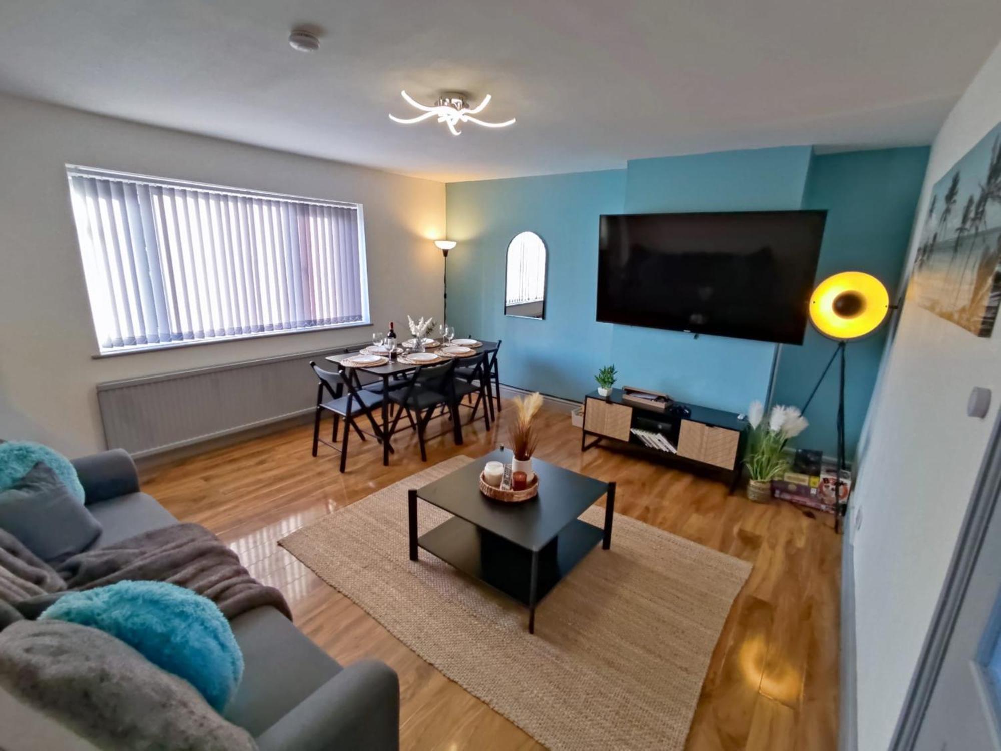 Comfortable 3 Bedrooms Leeds Beach House - Ideal For Family And Contractors - Free Parking For 2 Cars Eksteriør billede