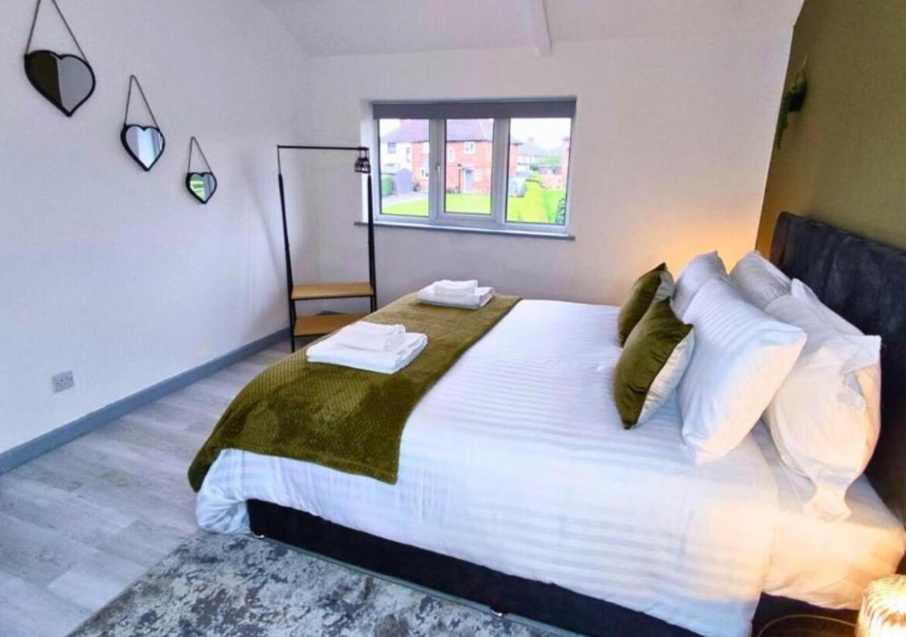 Comfortable 3 Bedrooms Leeds Beach House - Ideal For Family And Contractors - Free Parking For 2 Cars Eksteriør billede